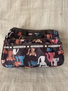 バレンタイン モンド　猫デザインのナイロンポーチ