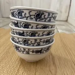 青い花柄の湯飲み 5個セット