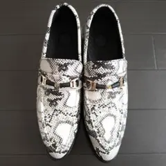 ヘビ柄ローファー ホワイト・ブラック