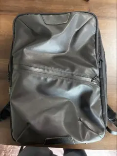 ブラックナイロンリュック