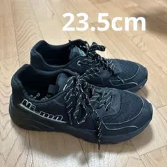 キッズスニーカー　23.5㎝