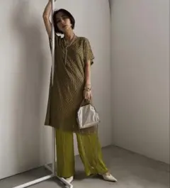 【美品】MEDI 2WAY SHINE LACE LONG TOP アメリのサムネイル