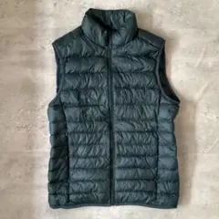 UNIQLO ユニクロ　ベスト　ダークグリーン　ダウン　ウルトラライトダウン