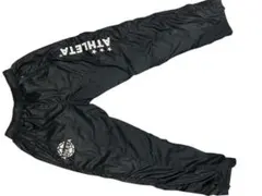 ATHLETA ブラック ウィンドブレーカー　ピステ