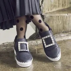 muum スクエアビジュウバックルスニーカー　キラキラスニーカー