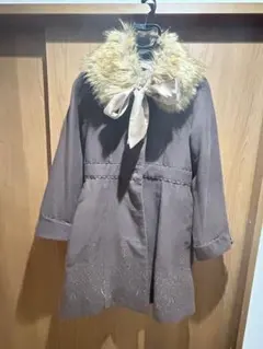 【axes femme】刺繍入りコート　襟レース　ファーティペット付き