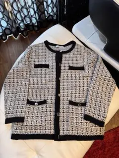 ノーカラーツイードジャケット 黒と白