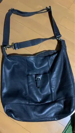 ちゅん　専用　メンズ レザー ショルダーバッグ ブラック