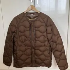 ユニクロ　ホワイトマウンテニアリング　ウルトラライトダウン_M￼ _ブラウン