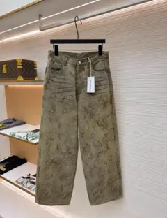 Item thumbnail for item f7b8d7cb-ef42-46d2-9409-1fcd53504a5e