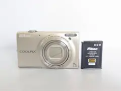 995 Nikon coolpix s6100 コンデジ シルバー カメラのサムネイル