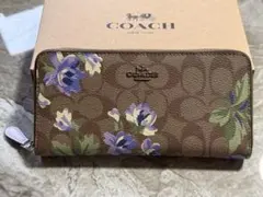 COACH フラワープリント 長財布