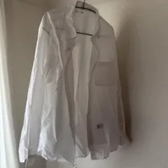 ホワイト 長袖シャツ シンプル