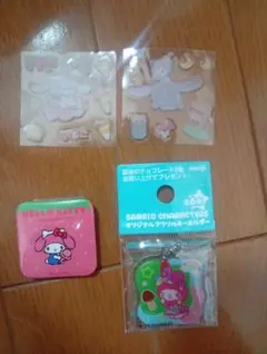 まとめ売り　クロミ　マイメロシナモロール 缶バッジ　ステッカー　キーホルダー