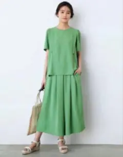 groveグローブ　シワになりにくい多機能セットアップ