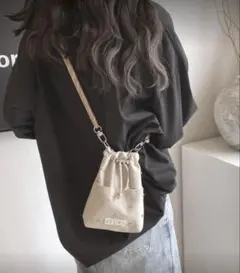 【【 新品未使用 】】ミニショルダーバッグ　ビジュー付　オフベージュ