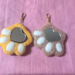 肉球型フェルトポーチ（イエロー・ブラウン）ハンドメイドチャームキーホルダー