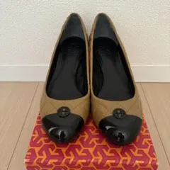 トリーバーチ パンプス キルティング ベージュサイズ 7.5 約24.5㎝のサムネイル