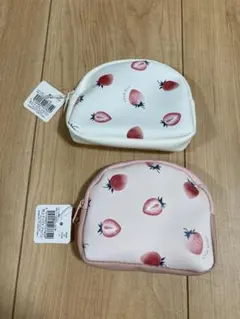 【新品・未使用】いちご柄 アーチ型ポーチのサムネイル
