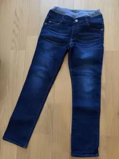 ストレッチ素材　ジーンズ　150