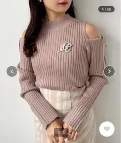 nice claup ブローチ付き肩あきニット