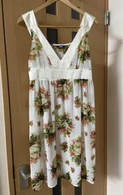 【美品】SABUROKU サブロク　花柄シフォンワンピース　Mサイズのサムネイル