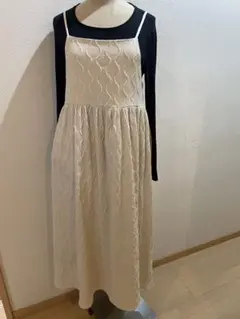 CPCM★エンボス刺繍ギャザー切り替えワンピースのサムネイル