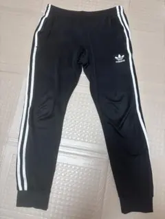 アディダスオリジナル　トラックパンツ