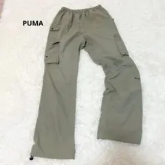 プーマ　PUMA カーゴパンツ ウエストゴム 裾ドロー　カーキ　ロゴ入りのサムネイル