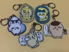 ちいかわ　ラメアクリルキーホルダー　ラッコ ハチワレ　モモンガ　うさき　くりまん