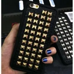 新品 IPhone 6/7plus 大人気 シルバースタッズケース 送料無料！