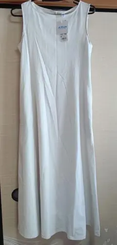 【未使用】ユニクロ エアリズムワンピース オフホワイト Mサイズ