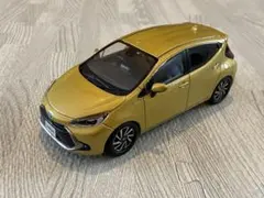 トヨタ アクア 1/30 カラーサンプル ミニカー 2台セット 非売品 - メルカリ