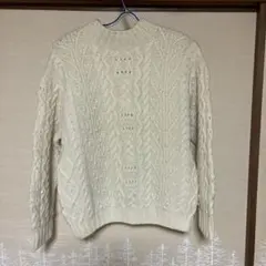 アイボリー ケーブル編み 長袖セーター