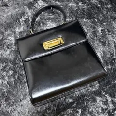 黒　ブラック　ハンドバッグ　ゴールド金具　フォーマル　レディース