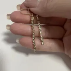 新品！ストーン風ピアス 揺れる ゴールドカラー フックタイプ ステンレス