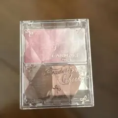 キャンメイク　グラデーションチークス　01　ベリーヨーグルト