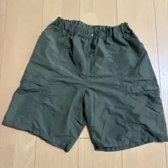 ユニクロ カーキ色 半ズボン 160cm 中古