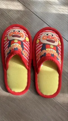 アンパンマンスリッパ 赤　子供用