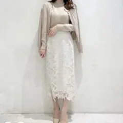 マーキュリーデュオ　リーフケミカルレースタイトスカート　オフホワイト　S