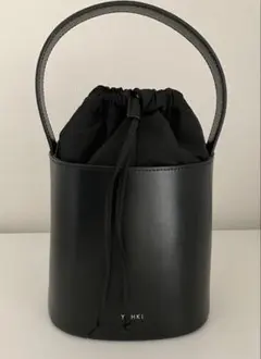 美品　YAHKI ブラック 巾着型バッグ