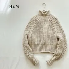 H&M エイチアンドエム　タートルネックニット　ベージュ　S ショート丈