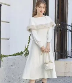 フリル付きオフショルダー ニットワンピース