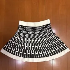 HONMA Hロゴ 黒白スカート Mサイズのサムネイル