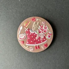 サンリオ　マロンクリーム　刺繍缶バッジ