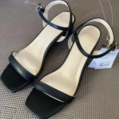 【新品】ブラック ストラップサンダル Mサイズ