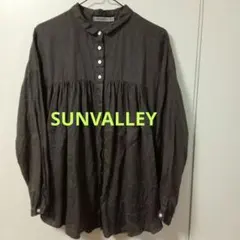 お値下げしました。美品です。SUNVALLEY 麻100%ギャザーブラウスのサムネイル