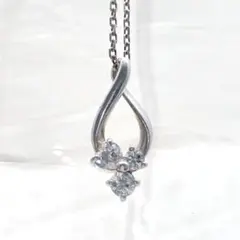 【美品】✨4℃✨　ティアドロップ　3ストーン　ネックレス　SV925