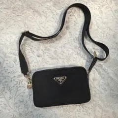 PRADA ナイロン ショルダーバッグ ブラック 3ファスナー‘のサムネイル