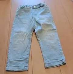 ウサギ刺繍付き水色パンツ